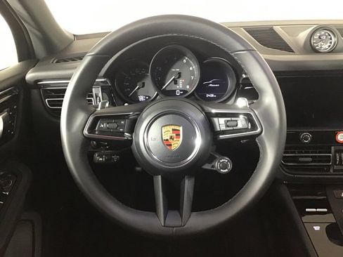 Certified 2026 Porsche Macan AWD/4WD image 23
