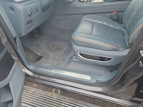 Used 2022 Jeep Grand Wagoneer Series III w/ Rear Seat Video Group 1 image 11