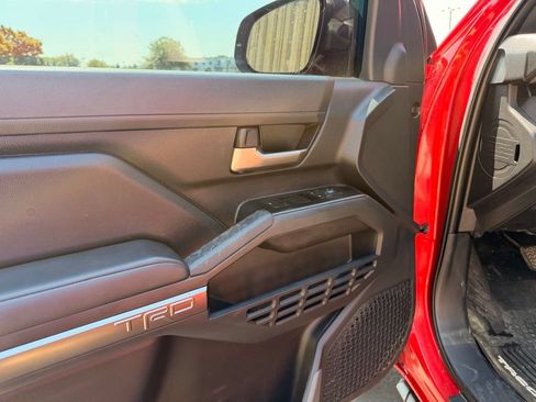 Used 2025 Toyota Tacoma TRD Off-Road AWD/4WD image 8