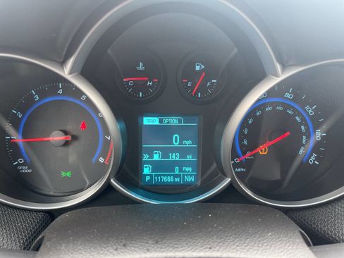 Used 2016 Chevrolet Cruze LT image 13