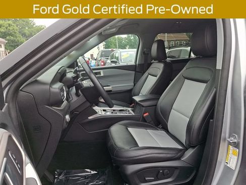 Certified 2022 Ford Explorer XLT w/ Equipment Group 202A AWD/4WD image 17