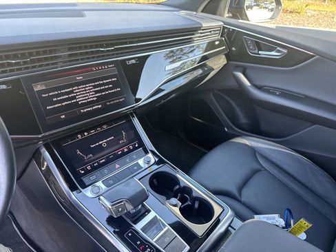 Used 2021 Audi Q8 Premium Plus image 23