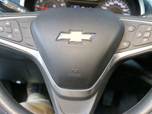 Used 2022 Chevrolet Malibu LT FWD image 19