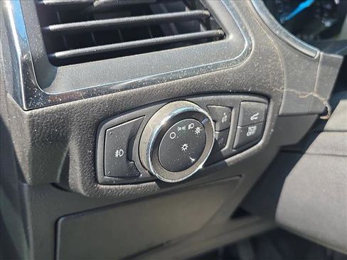 Used 2021 Ford Edge Titanium FWD image 9