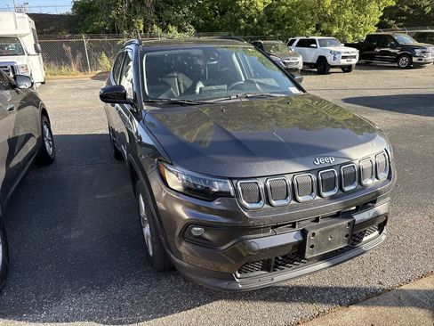Used 2022 Jeep Compass Latitude w/ Sun and Sound Group FWD image 23