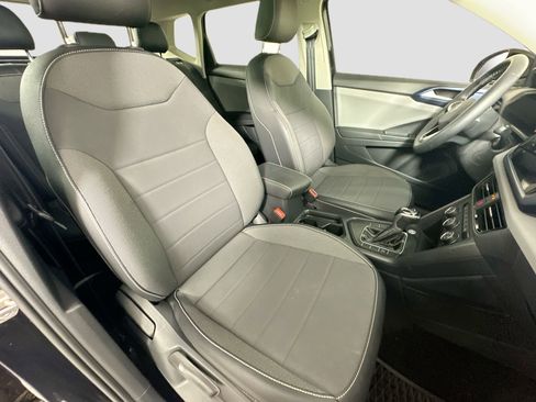 Certified 2022 Volkswagen Taos SE w/ Panoramic Sunroof Package image 26