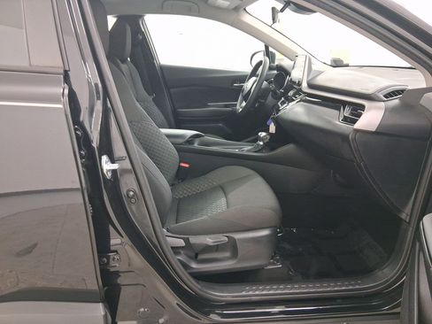 Used 2021 Toyota C-HR LE image 28