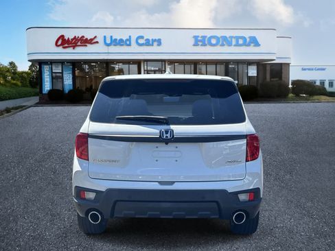 Used 2023 Honda Passport EX-L image 4