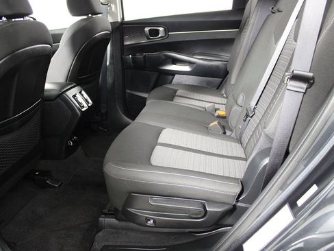 Used 2023 Kia Sorento LX image 23