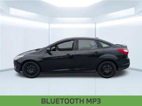 Used 2012 Ford Focus SE FWD image 2