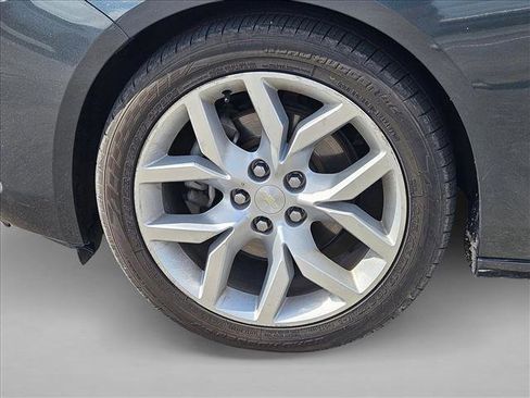 Used 2019 Chevrolet Impala Premier FWD image 14