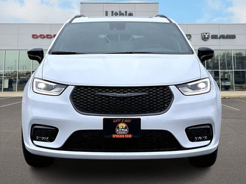 New 2026 Chrysler Pacifica Limited image 6