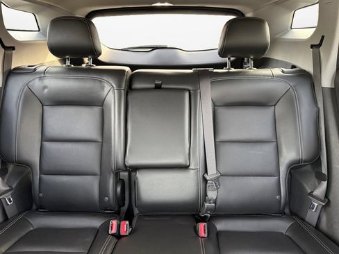 Used 2022 GMC Terrain SLT image 12