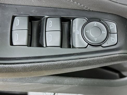 Used 2023 Chevrolet Traverse LT image 15