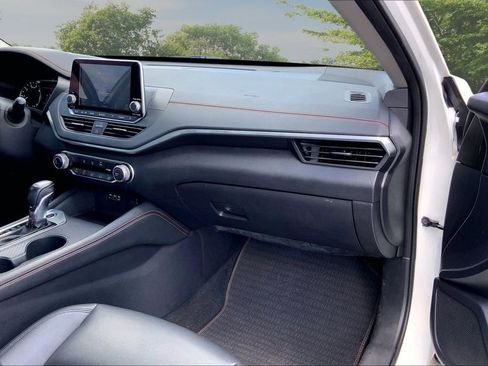 Used 2019 Nissan Altima 2.5 SR FWD image 25
