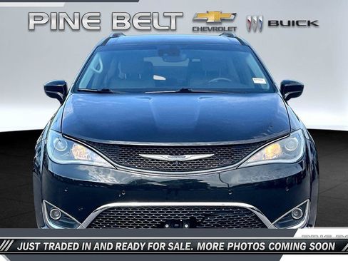 Used 2020 Chrysler Pacifica Touring-L Plus w/ Tire & Wheel Group FWD image 3