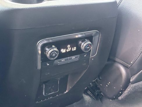 Used 2025 GMC Yukon Denali RWD image 14