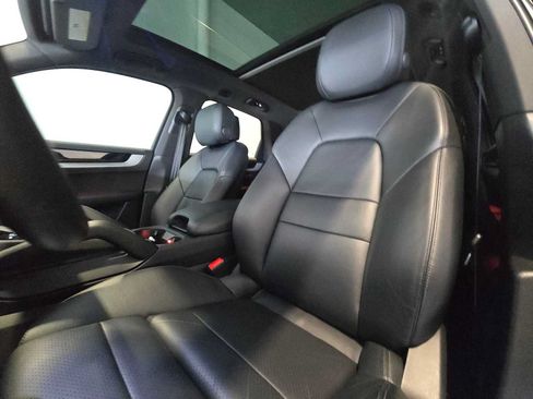Used 2024 Porsche Cayenne S AWD/4WD image 5