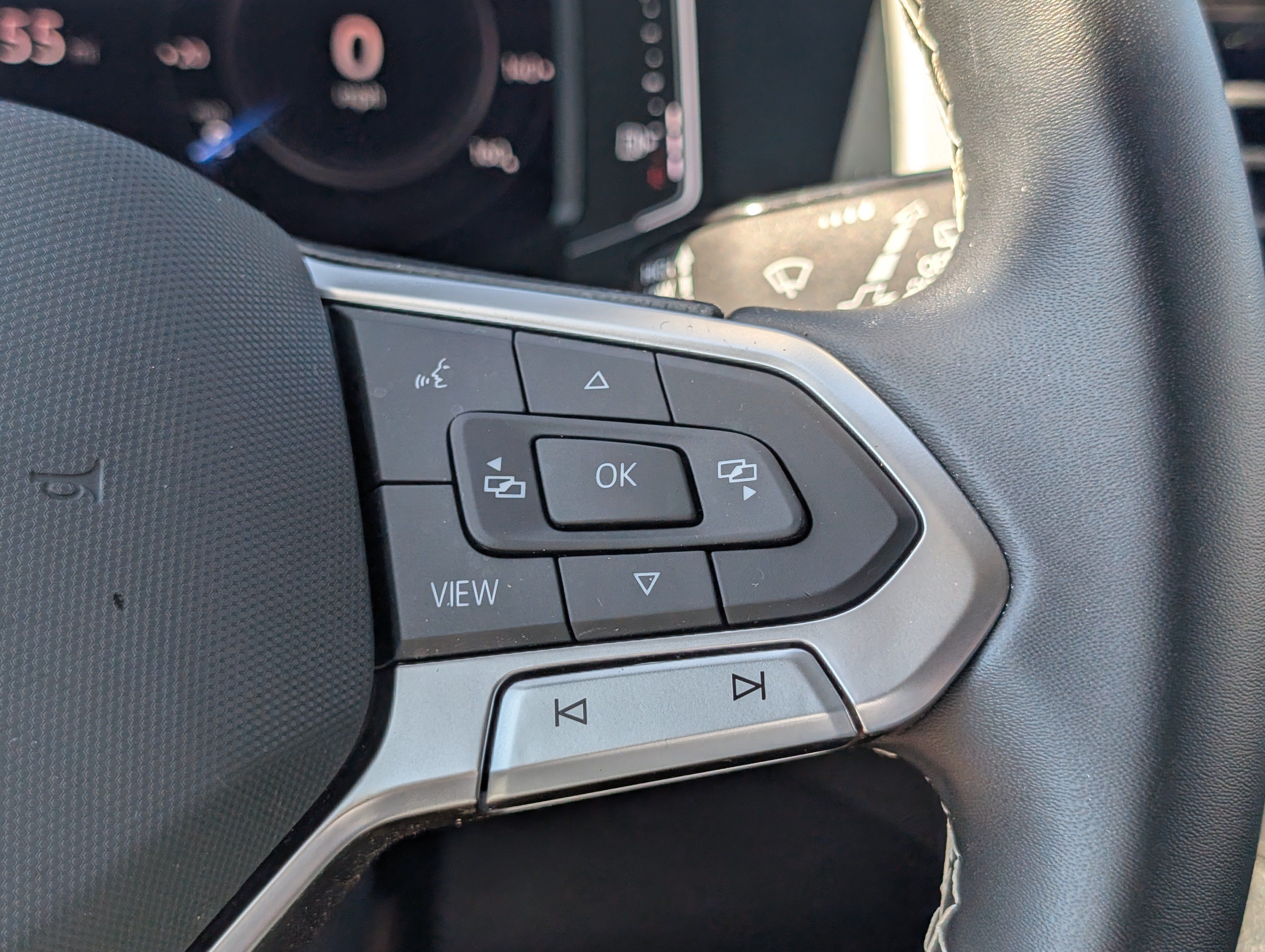 Used 2023 Volkswagen Atlas SE AWD/4WD image 25