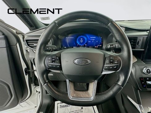 Certified 2020 Ford Explorer Platinum w/ Premium Technology Package image 15