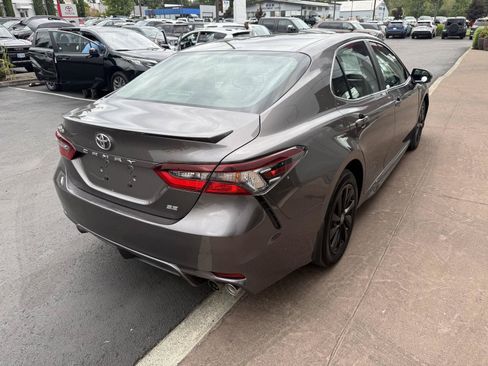 Used 2024 Toyota Camry SE FWD image 5