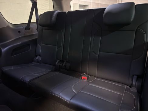 Used 2018 Chevrolet Suburban Premier image 30