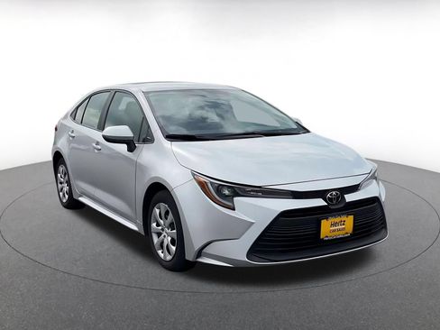 Used 2025 Toyota Corolla LE FWD image 3