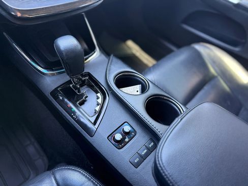 Used 2016 Toyota Avalon XLE Premium FWD image 28