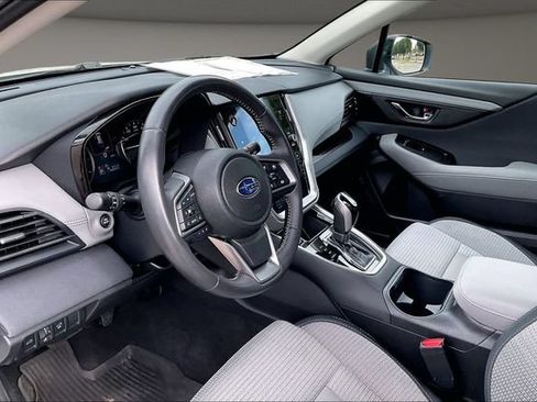 Used 2025 Subaru Outback Premium AWD/4WD image 12