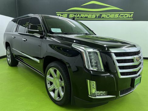 Used 2018 Cadillac Escalade ESV Premium Luxury AWD/4WD image 2