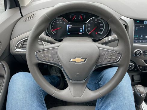 Used 2017 Chevrolet Cruze LT w/ Sun And Sound Package image 22