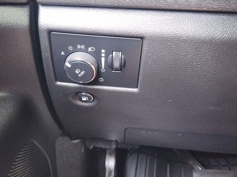 Used 2018 Jeep Grand Cherokee Laredo RWD image 22