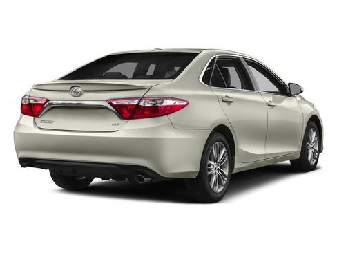 Used 2017 Toyota Camry XSE FWD image 2