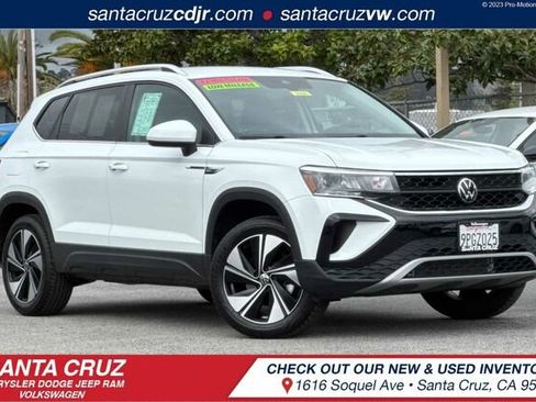 Used 2024 Volkswagen Taos SE AWD/4WD image 1