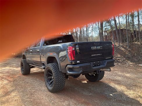 Used 2024 GMC Sierra 2500 Denali Ultimate image 7