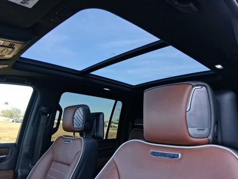 Used 2023 GMC Yukon XL Denali Ultimate image 21