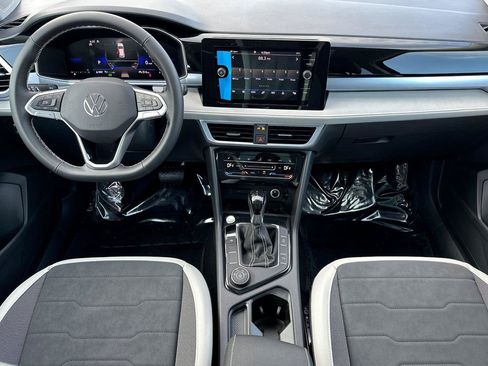 New 2026 Volkswagen Taos SE AWD/4WD image 12