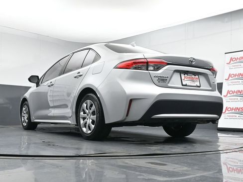Used 2022 Toyota Corolla LE image 37