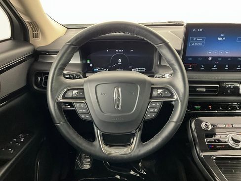 Used 2023 Lincoln Nautilus Standard image 12