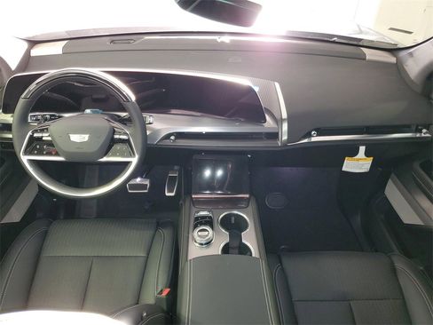 New 2026 Cadillac Vistiq Luxury image 14