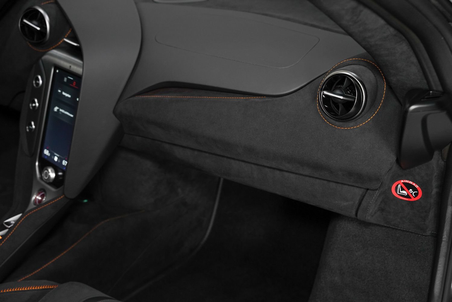 Used 2024 McLaren 750S Spider RWD image 31