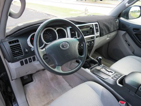 Used 2005 Toyota 4Runner SR5 image 21