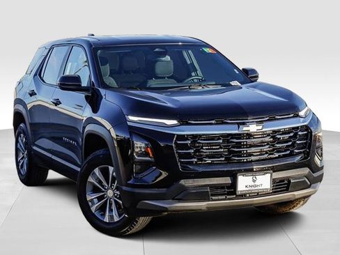 Used 2025 Chevrolet Equinox LT image 2