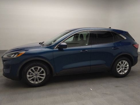 Used 2020 Ford Escape SE FWD image 2