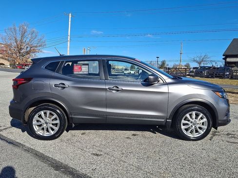 Used 2021 Nissan Rogue Sport S image 7