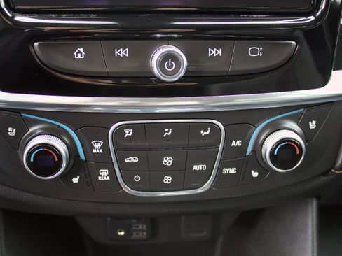 Used 2020 Chevrolet Traverse Premier image 22