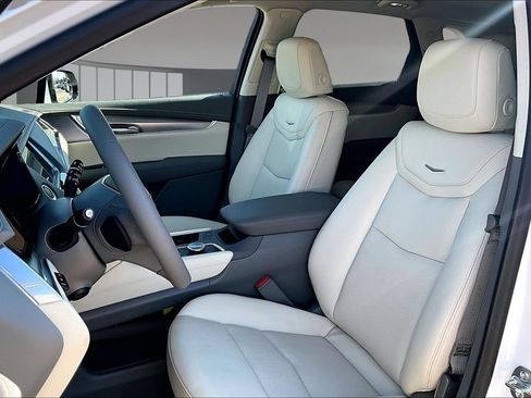 New 2026 Cadillac XT5 Premium Luxury w/ Driver Assist Package AWD/4WD image 9