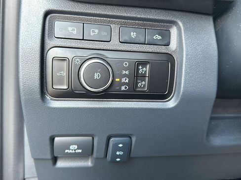 Used 2024 Ford F250 Platinum AWD/4WD image 23