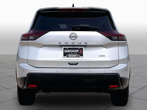 Used 2024 Nissan Rogue S AWD/4WD image 5