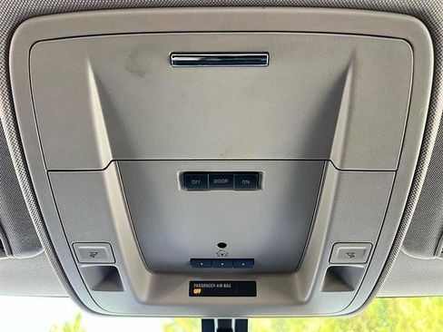 Used 2018 GMC Sierra 1500 SLT w/ SLT Premium Package image 38